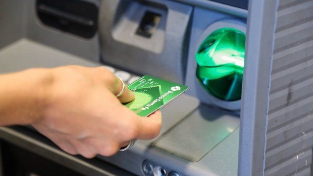 Desde los bancos aseguran que no faltar&aacute; efectivo en los cajeros durante el feriado.&nbsp;