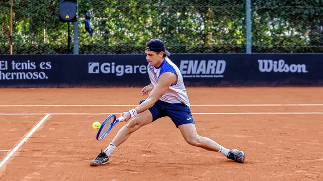 El zurdo Leonardo Aboian de Buenos Aires tuvo un buen arranque en la ciudad de Santa Fe.