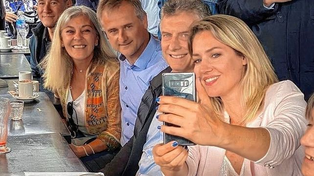El expresidente Mauricio Macri junto a la senadora nacional por Santa Fe Carolina Losada (JxC).