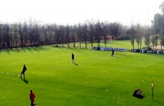 Colón se prepara para jugar un amistoso contra Patronato, en Paraná.