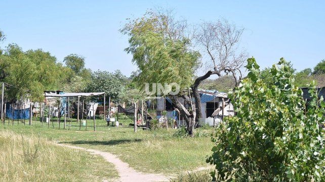 Inseguridad en B&ordm; El Pozo. Un m&oacute;vil de la Polic&iacute;a de Acci&oacute;n T&aacute;ctica, custodiar&aacute; 24 horas la zona del asentamiento irregular de Los Alisos.