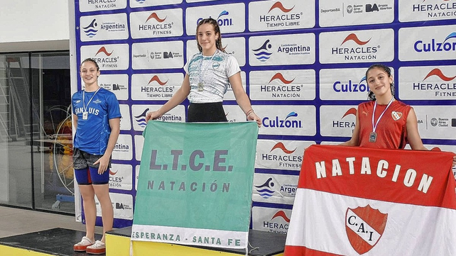 Julia Christen del Lawn Tenis Club Esperancino cosech&oacute; medalla de oro en los 50 y en los 100 metros pecho.