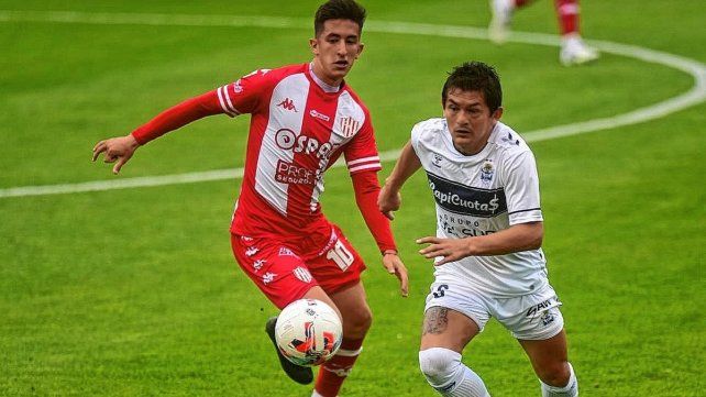 Ezequiel Ca&ntilde;ete termin&oacute; el partido en Uni&oacute;n con un dolor en el tobillo, al igual que Juan Carlos Portillo.