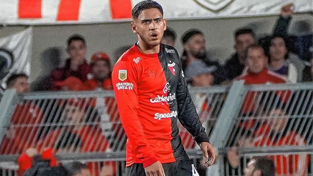 Thiago Yossen cumpli&oacute; el sue&ntilde;o de debutar en la Primera de Col&oacute;n ante River.