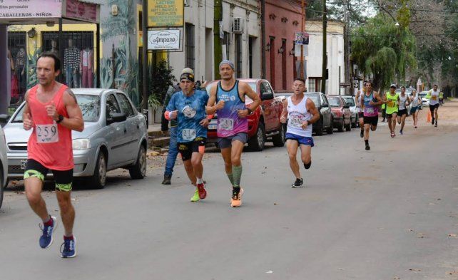 Las calles y la plaza central de Rincón fueron algunos de los lugares que debieron pasar los atletas y corredores.