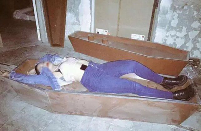 Las fotos de los jóvenes que se viralizaron en redes sociales.