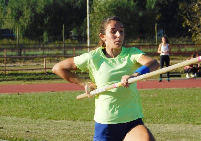 Con la marca de 4.07, logró clasificar a una gran cantidad de torneos durante este año, como el Panamericano de mayores y el U23.