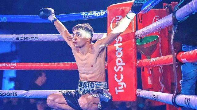 Alexis Sicilia, entrenado por el Chino Box, peleará el sábado en el Roque Otrino de Colón.