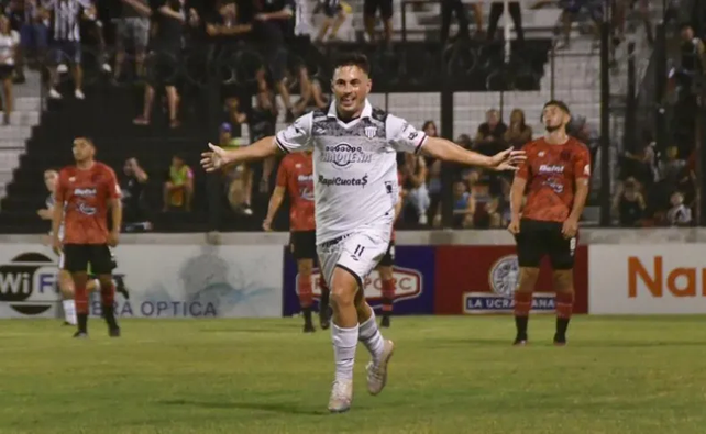 Col&oacute;n pregunt&oacute; condiciones por el extremo Gast&oacute;n Novero.