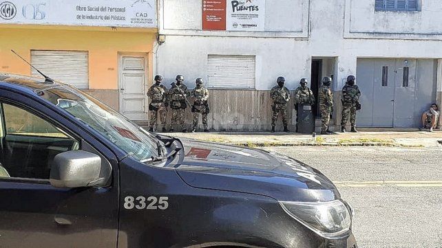 Los allanamientos realizados este lunes y relacionados con la investigación de autos quemados en la ciudad de Santa Fe