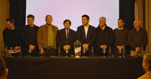 Organizadores y autoridades brindaron una conferencia de prensa que contó con un numeroso público.