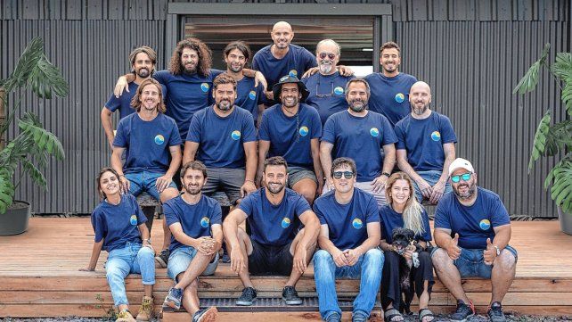 El equipo está compuesto por 20 profesionales, muchos de los cuales son surfistas amateurs. Las opiniones de los protagonistas.