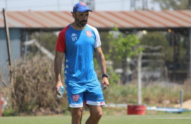 Juan Azconz&aacute;bal comenzar&aacute; a confirmar partido tras partido su continuidad como DT de Uni&oacute;n.