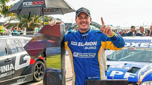 El piloto de Capital Federal gan&oacute; su sexta carrera en la categor&iacute;a tras superar a Mat&iacute;as Rossi en el Yoyo Maldonado.