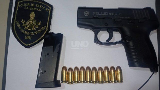 La pistola 45 secuestrada al detenido en Alto Verde