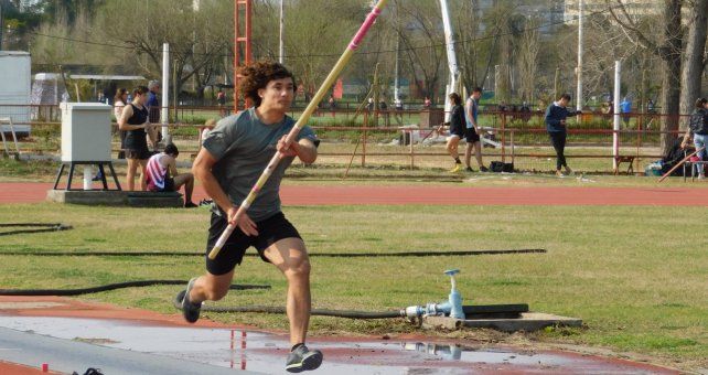 Nuevos valores comienzan a aparecer en el salto con garrocha, tanto varones como mujeres, quieren ser los sucesores de Germ&aacute;n Chiaraviglio. &nbsp;