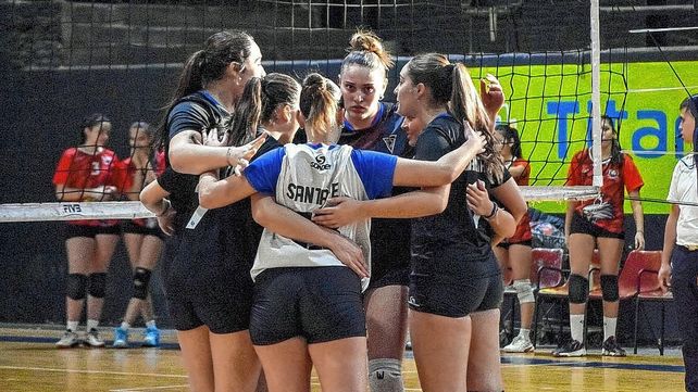 Las chicas de la Federación Santafesina vencieron con claridad a Río Negro en sets corridos.