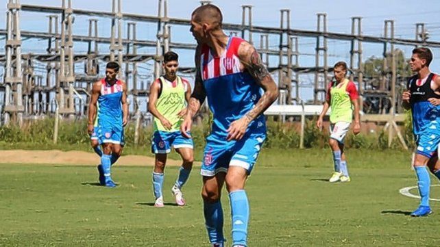 Nicol&aacute;s Pe&ntilde;ailillo debutar&aacute; ante Lan&uacute;s. Foto: prensa Uni&oacute;n