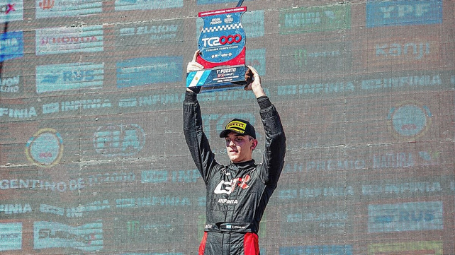 Con 19 a&ntilde;os, y oriundo de la ciudad entrerriana de Crespo, Stang logr&oacute; festejar la nueva era SUV del TC2000.