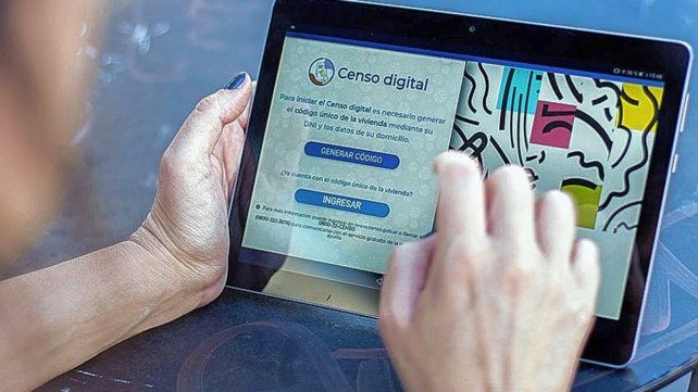 Completar el Censo digital es sencillo y seguro. Son 4 pasos básicos: acceder al Censo digital, generar el código único de la vivienda, completar el cuestionario sobre las características de la vivienda y de cada uno de los integrantes del hogar, y finalizar el cuestionario para obtener el comprobante del Censo digital.
