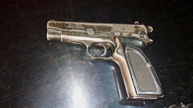 El arma secuestrada al delincuente y con la que hirió a la víctima