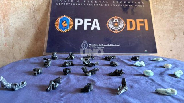 La Federal desbarató a una familia dedicada a la venta de drogas en el barrio Acapulco en la localidad de Josefina departamento Castellanos La Federal desbarató a una familia dedicada a la venta de drogas en el barrio Acapulco en la localidad de Josefina departamento Castellanos