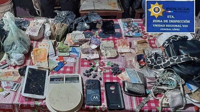 Los elementos secuestrados durante el operativo de Venado Tuerto.