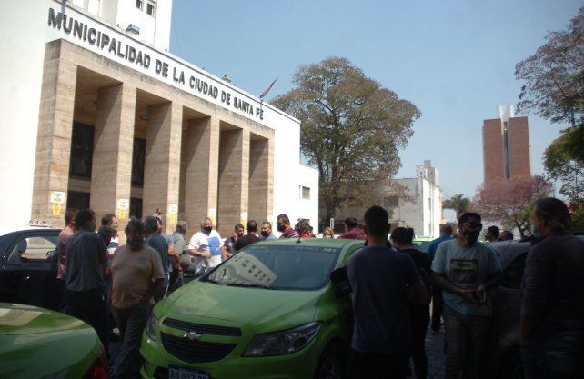 Uber en Santa Fe: tras el reclamo de taxis y remises, el municipio le exigirá a la app que deje de operar
