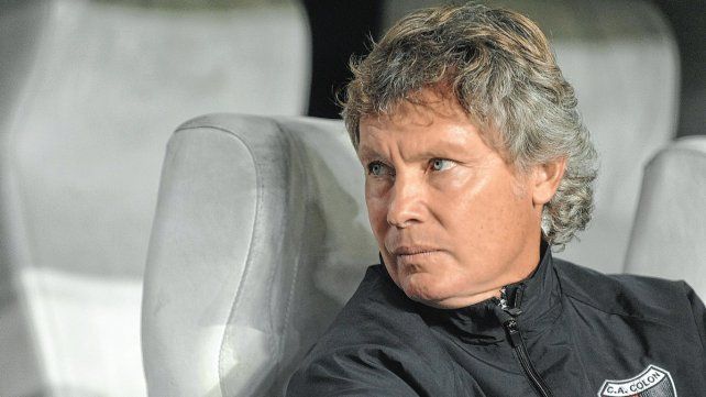 Javier L&oacute;pez, nuevo DT de la reserva de Col&oacute;n, est&aacute; cada vez mejor de salud.