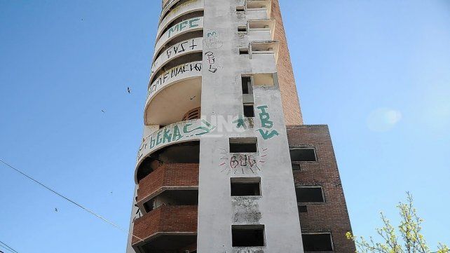 El edificio ubicado en Suipacha y 9 de Julio.