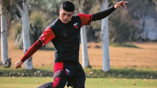 Alexis Sabella tiene una molestia en pubis y sería duda en Colón.