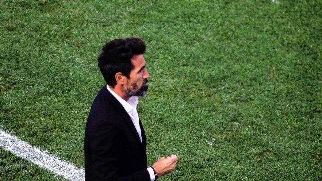 Jos&eacute; Vignatti intentar&aacute; convencer a Eduardo Dom&iacute;nguez para que contin&uacute;e como DT de Col&oacute;n.