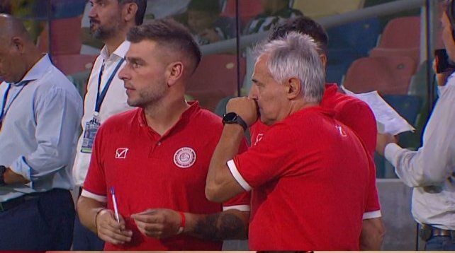 Leo Madelón mostró su molestia en la conferencia de prensa que brindó tras la dura derrota de Unión ante Central Córdoba.