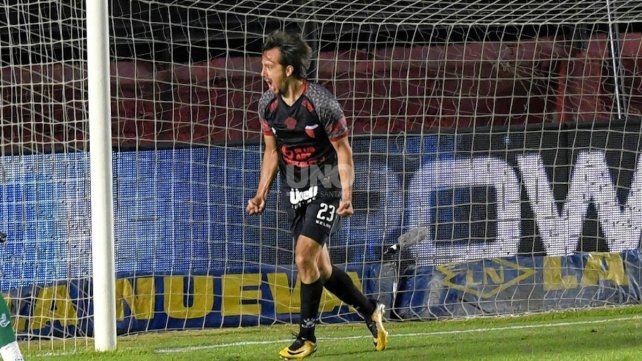 Christian Bernardi se sumó a los trabajos del plantel de Colón, luego de haber sufrido una lesión en uno de sus pies.