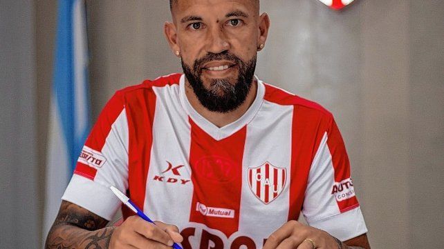 Miguel Torrén llega libre a Unión proveniente de Argentinos Juniors y firmó por dos años.