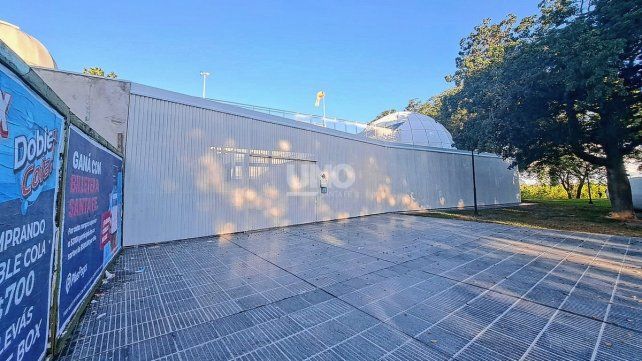 El interior del renovado Centro de Observación del Espacio (Code) en Santa Fe.