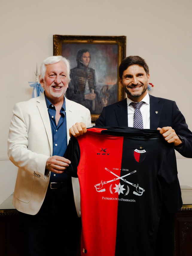 Col&oacute;n present&oacute; la semana pasada una camiseta en homenaje a Brigadier L&oacute;pez.