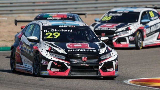 gentileza prensa Honda Racing WTCRep&iacute;grafe 2. El talentoso piloto cordob&eacute;s N&eacute;stor Bebu Girolami correr&aacute; con un Honda Civic en el TCR europeo.