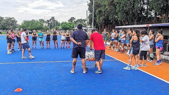 Nicol&aacute;s Sequeira conduce el combinado santafesino que entrenar&aacute; todos los domingos.