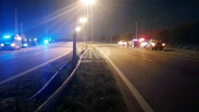 Murió calcinado el conductor de un auto que volcó en la avenida de Circunvalación Oeste