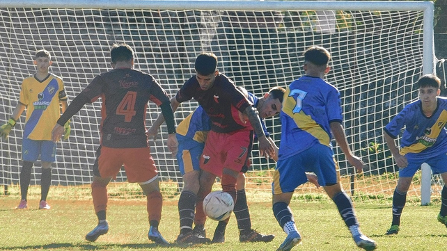 En el Rafaela Batres, Colón de Santa Fe será anfitrión de Náutico El Quillá. En el Rafaela Batres, Colón de Santa Fe será anfitrión de Náutico El Quillá.