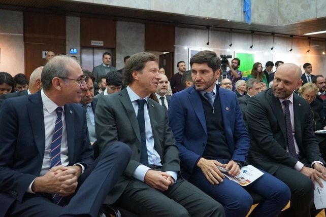 El gobernador Pullaro y el ministro Puccini estuvieron presentes en la presentación.