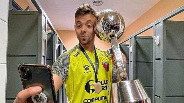 Leonardo Burián no pudo ocultar lo complicado que es estar en Santa Fe sin su familia.