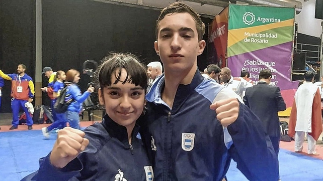 El equipo argentino de karate, integrado por Jenifer Bolado y Patricio Montalvetti sumaron dos medallas en los Juegos Sudamericanos de la Juventud en Rosario.