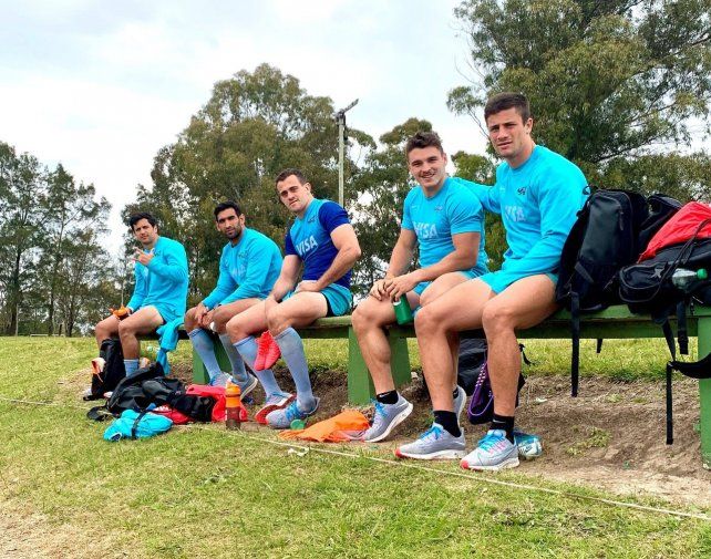 Boffelli junto a varios de sus compa&ntilde;eros que entrenan con Los Pumas en Montevideo.