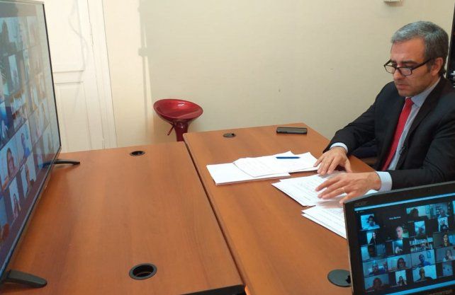 El  diputado Oscar Martínez 