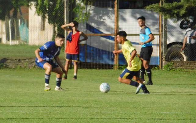 El cotejo válido por la segunda fecha de la Zona 2 se disputó en Independiente de Santo Tomé.
