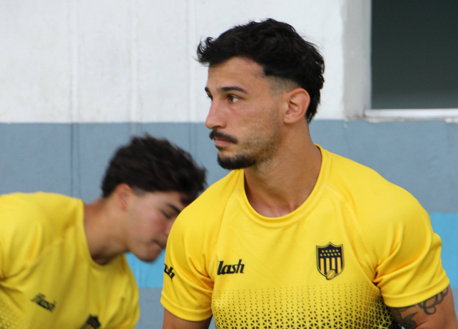 El medio scrum formado en CRAI, Ale Molinas, comenz&oacute; la pretemporada con Pe&ntilde;arol.