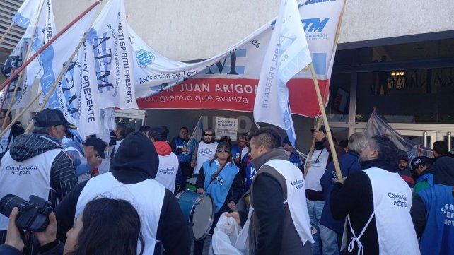 Manifestación de Festram frente a Iapos