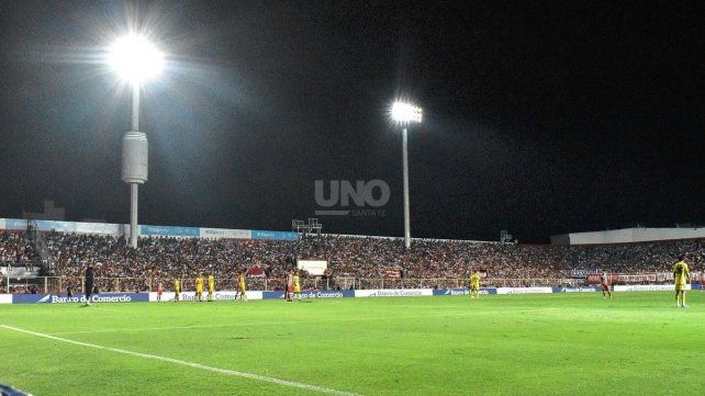 Uni&oacute;n por ahora no llega con la nueva ilumunaci&oacute;n para la Sudamericana.